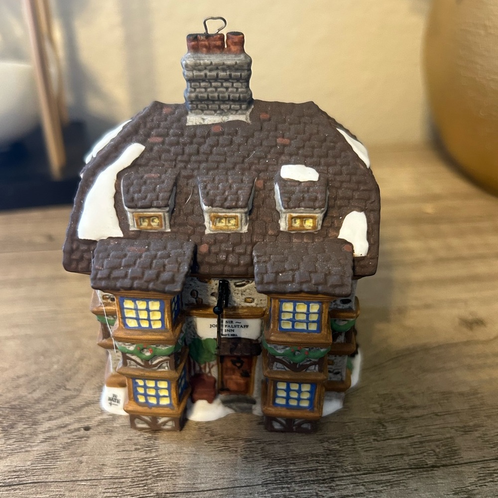 Department 56 Christmas Village Ornament Sir John Falstaff Inn Dickens